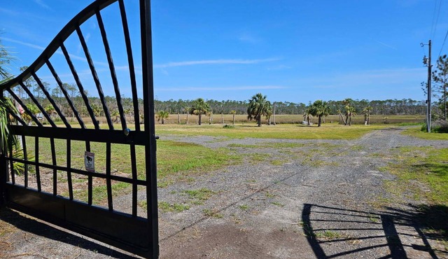 Secluded campsite with plenty of parking perfect for outdoor fun in Steinhatchee in Steinhatchee