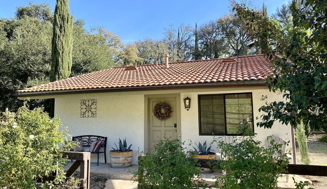 Secluded Wine Country Ranch Cottage in the Rolling Hills of Santa Ynez in Santa Ynez