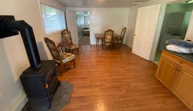 Sequim Dungeness River/Game Farm. Yellow Cottage in Sequim