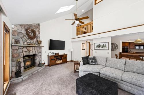 Ski-In Ski-Out SnowPine Village Townhouse