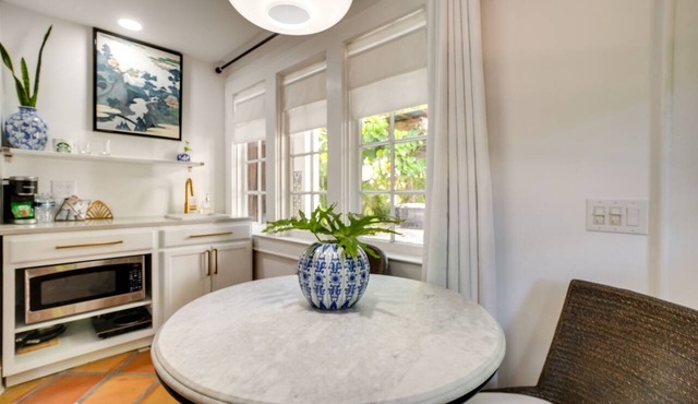 South Tampa Studio in Desirable Historic District!