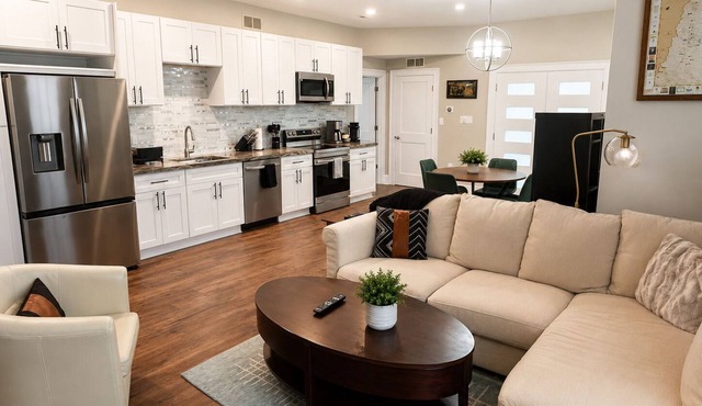 Spacious 2BR w/Kitchen & Laundry! Steps to Metro, Dining, Shops, & Bike Trail! in Arlington