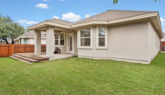 Spacious 3BR Getaway w Dedicated Office | Sleeps 5 in Leander