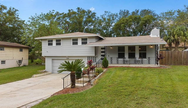 Spacious 4 Bedroom With a Large Pool in Orlando