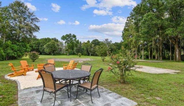 Spacious 4BR + 3.5BA Home, Backyard, Tampa & USF