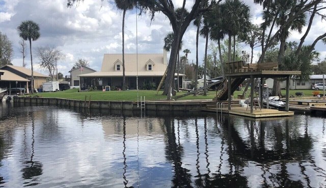 Spacious 4BR Ocala National Forest Home with Private Hot Tub Near Salt Springs — Sleeps 8 in Salt Springs