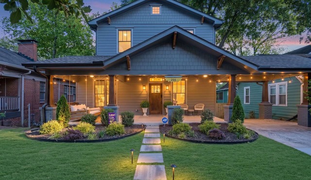 Spacious 5-bedroom Luxury Home in Atlanta in Atlanta
