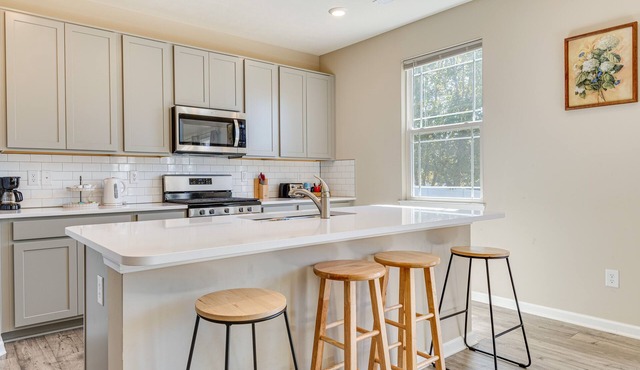 Spacious Camby Home w/Community Pool + Park! in Camby