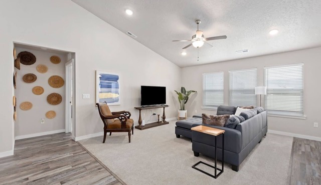 Spacious Family Home | Game Loft | 6 TVs | Family-Friendly | South Boise