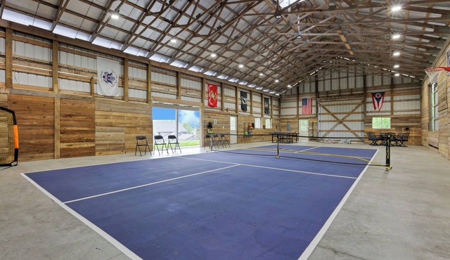 Spacious Getaway for 22 w/Pool, Hot Tub & Huge Game Room – Perfect for Groups! in Logan