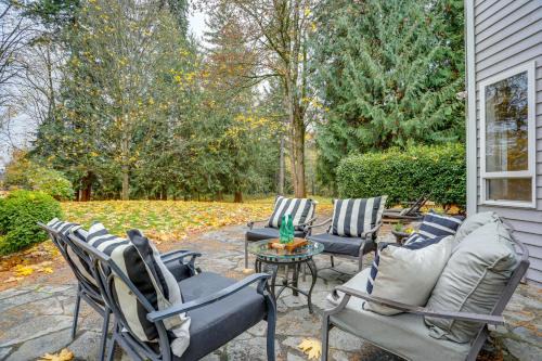 Spacious Group Getaway in Snohomish!