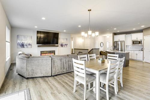Spacious & Modern Home w/Deck in Oregon! in Oregon