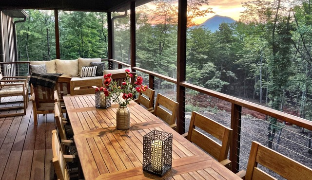 Spacious & Modern Rumbling Bald Retreat! Hot Tub, Fire Pit, Game Room