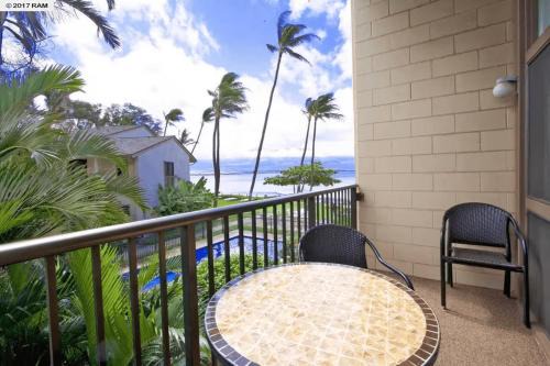 Stunning 2BD 2BA Ocean Front Condo Great View, AC