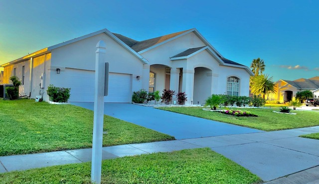 Stunning Home. Enjoy 4 bedrs & 3 baths. Prime location close to all Disney Parks