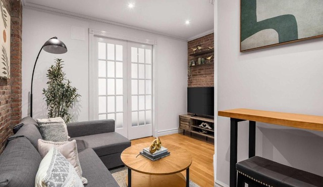 Stylish 2-Bedroom Stay in East Village in New York