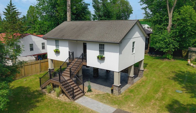 Swatera Haven | Romantic Waterfront Escape w/HOT TUB! in Myerstown