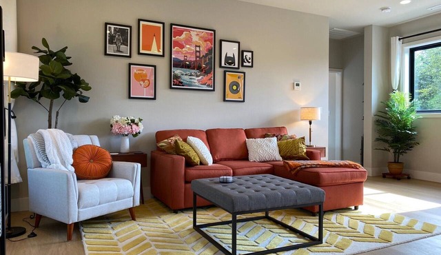 The Cottage at the Cove: 1-bedroom luxury apartment nestled in charming Bothell in Bothell