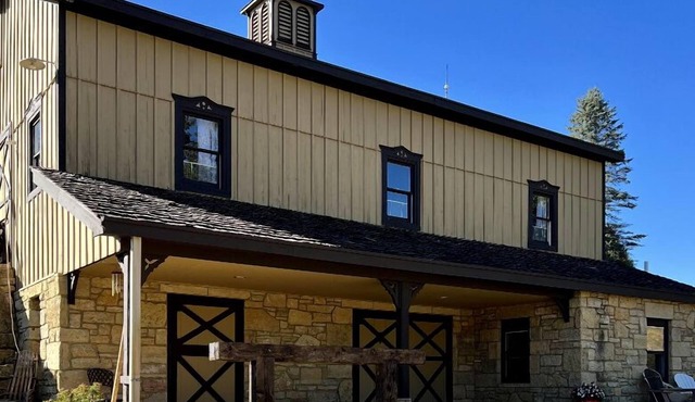 The Limestone Lodge A peaceful, rustic destination you won’t want to leave! in Mineral Point