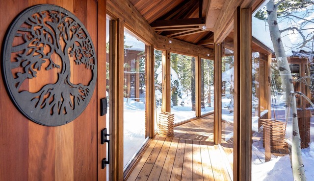 Tranquil 60s cabin, 4min to skiing, free shuttle in Alpine Meadows