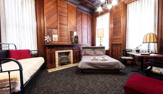 Traveler's Rest Hotel in Pittsburgh
