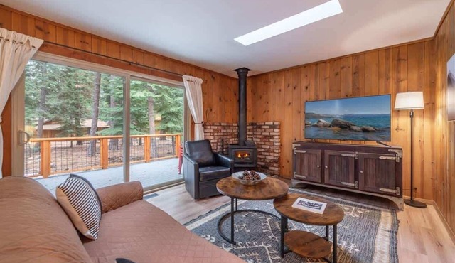 Triple C, Private Hot Tub, Dog-Friendly in Carnelian Bay