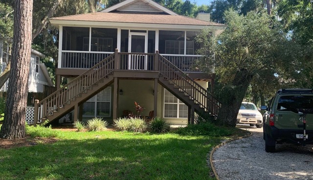 Turtle Villa: 4 bedrooms, 3 baths and Pet Friendly!