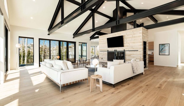Upper Deer Valley—Hot Tub, Ski Access & Summer Trails