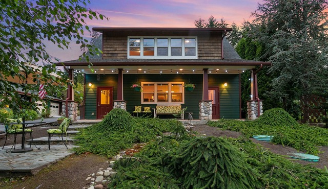 View cottage perched on 2 country acres/romantic/refreshing/relaxing/private