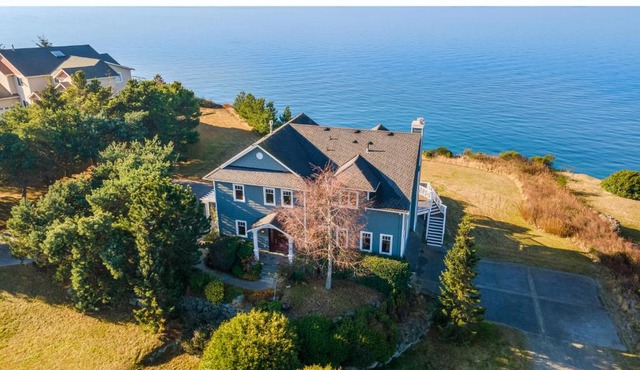 Villa La Isla in Oak Harbor