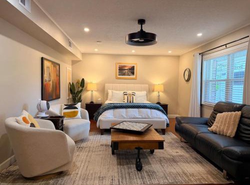 Vista Vibes - Upscale Studio Escape on an Acre with Boat Parking in Mount Dora