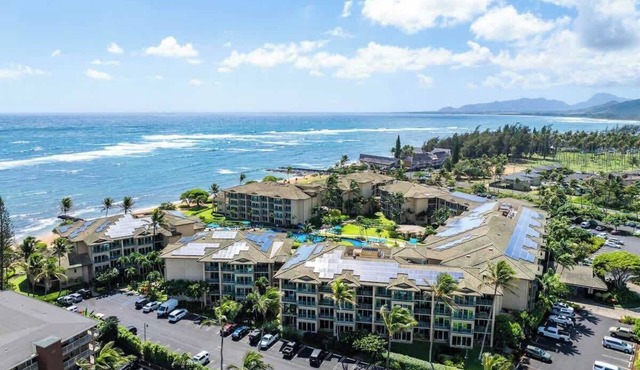 Waipouli Beach Resort D402 - Modern Top Floor Ocean View Suite in Kapaa with AC!