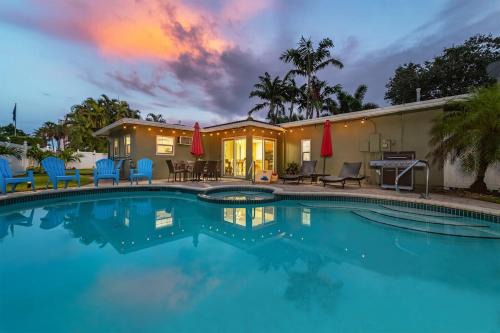 Walk To The Beach In Our Home W Spa & Billiards in Pompano Beach