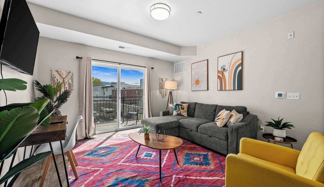 Walkable SLC 2BR Delta & Airport