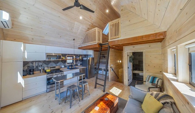 Walkable Studio in Downtown Bar Harbor [Sea Smoke] in Bar Harbor