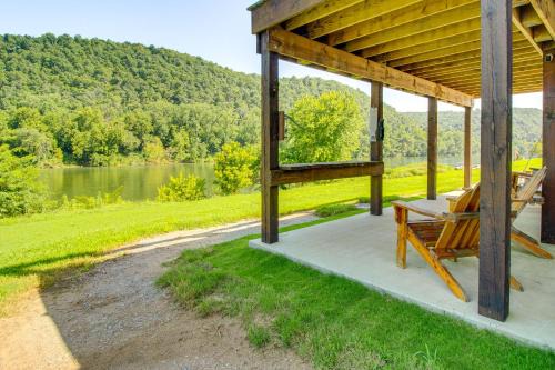 Waterfront Cabin on White River w/Deck + Patio! in Norfork