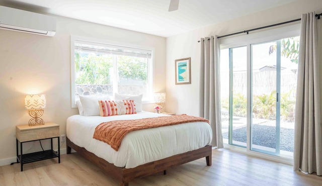 Welcoming 4-bedroom beach house with AC in Ewa Beach