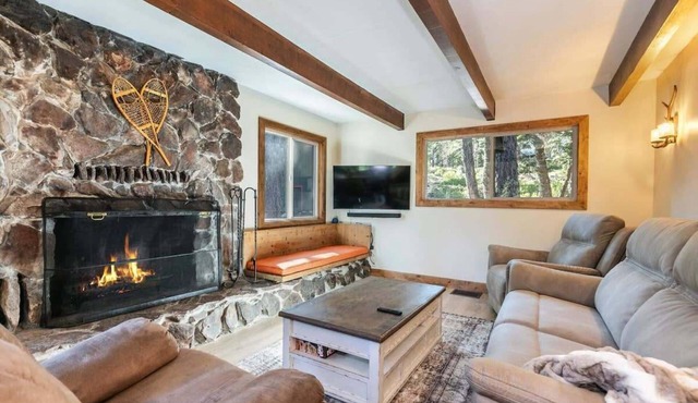 Whimsical Cabin with Deck - 1 Mile to Lake Tahoe in Tahoma