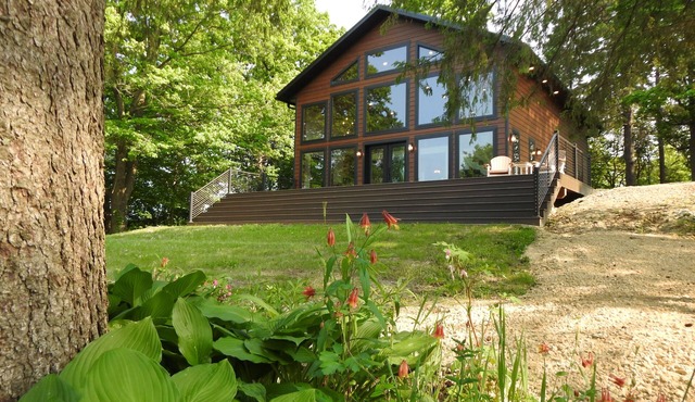 Wild Hills Winery Vineyard Stay – Private & Scenic in Muscoda