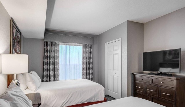 Wyndham Bonnet Creek Getaway – Stylish 2BR Villa Near Disney Parks in Lake Buena Vista