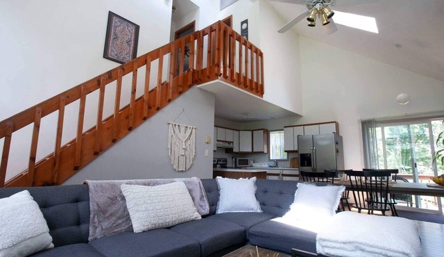 Your Best Vacation is waiting at the Sage Chalet - Close to Kalahari & Camelback in Long Pond