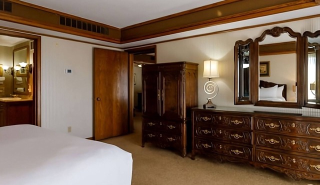 Your Oasis in Elko, Nevada! 2 Comfortable Units, Swimming Pool, Pets Allowed! in Elko