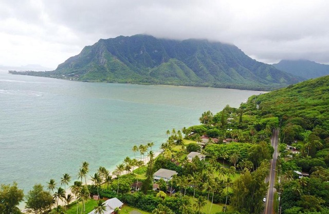 Hawaiian Cottage-Seconds away from beach access- A/C Near North Shore Oahu