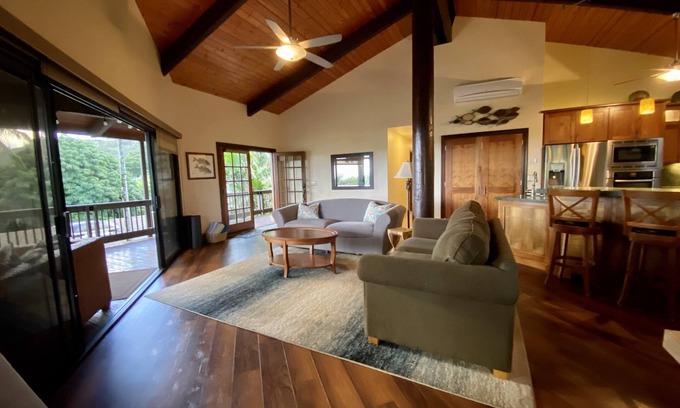 Pupukea House | Epic Location! Short Stroll to iconic beaches to surf and snorkel.