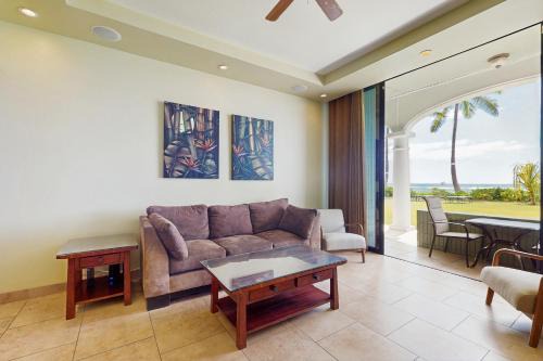 Historic Lahaina Front Street Apartment | Lahaina Shores 125