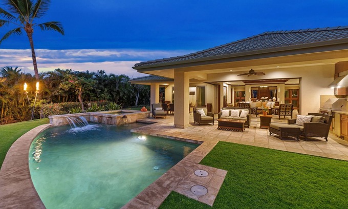 Kamuela House | Largest Wai'ula'ula Family Residence with Heated Pool & Guest House