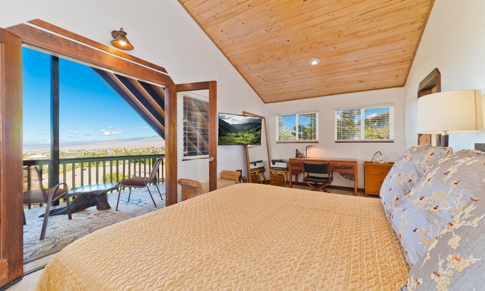 Waikoloa House | Lua Hoana - Large Ocean View Home with Hot Tub