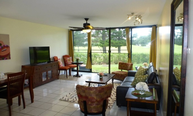 Kahuku Condo | Luxury on Golf course Hawaii North Shore Turtle Bay Free Wifi 2 Free Parking A/C