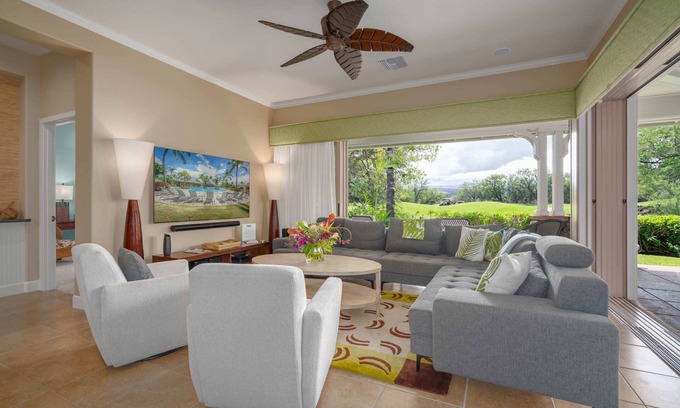 Kulalani Condo | Luxury + Privacy β¨ Sleeps 8 π Beach Club Access ποΈ