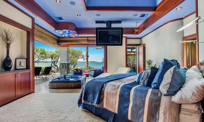 Waikoloa House | Oceanfront Estate, Steps to Ocean - Pool, Spa, Home Theater, B-Ball Court!